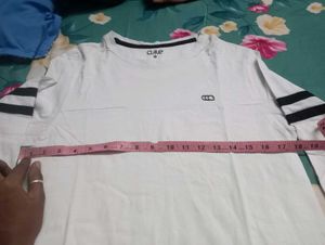 White Long Sleeve T-Shirt - M