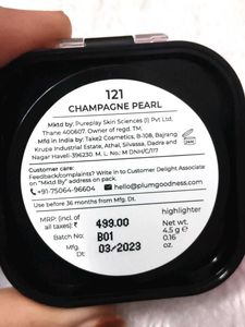 Shimmering Highlighter Compact