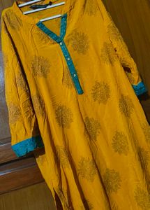 Avaasa Mustard Yellow Printed Straight Kurti⭐
