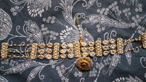 Elegant Maang Tikka Headpiece