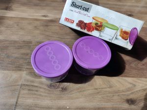 2 Glass Containers With Lid