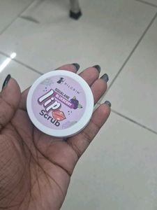 Pilgrim Squalane Blueberry Lip Scrub
