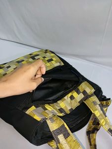Spacious &amp; Functional Hand Held bag 👜