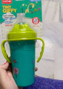 New Baby Sipper Cup with Giraffe Design