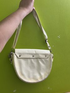 Stylish Croc-Embossed Crossbody Bag