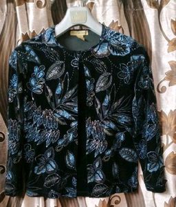 Shainy black and blue velvet top