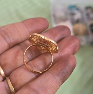 Stunning Gold-Plated Anti tarnish Floral Ring