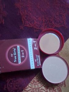 True Girls 2-in-1 Compact Powder