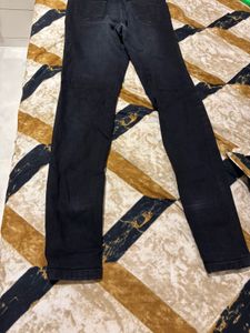 Classic Black High-Waisted Jeans