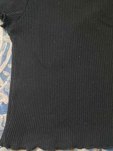 Ribbed Black T-shirt