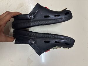 Cute Black Clogs with Charms💗