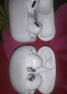 3 earbuds working or not
