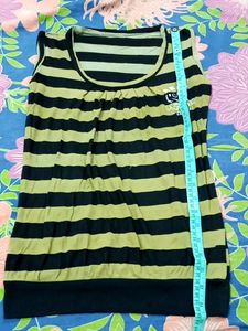 Sleeveless Cool Top, Green And Black. Size-M