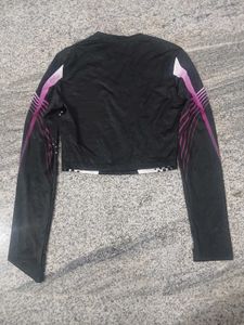 Drift Graphic Long Sleeve Crop Top