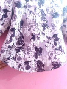 Beautiful Floral Top 💜
