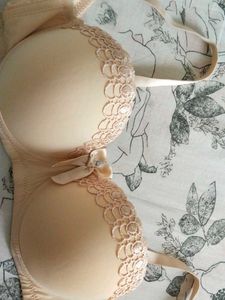Comfortable Padded Bra with Lace Trim