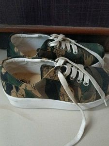 Stylish Camouflage Map Sneakers