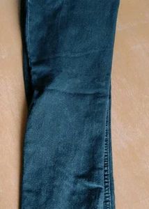Black High-Waisted Skinny Jeans