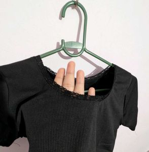 Black lace trim crop top