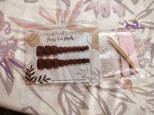 Press-On Nail Set 25 - Hand And Toes