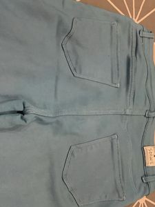 women jeans &amp; T-shirt combo