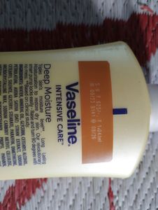 Vaseline Moisturizer