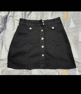 ⭐️sale⭐️ Black Button-Front Skirt ( skort)