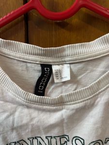 H&amp;M Graphic Crop T-Shirt
