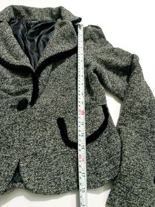 Chic Tweed Blazer with Black Trim XS