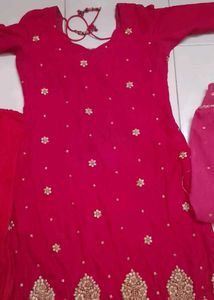 Beautiful Pink Embroidered Kurta Set