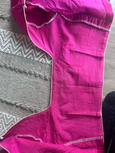 Elegant Teal &amp; Pink Saree with Gold Border