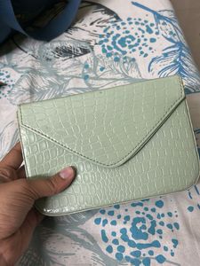 Chic Mint Green Crocodile Embossed Clutch Bag