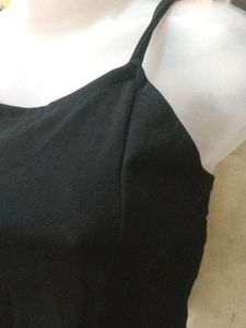 crop top black colour sleeveless