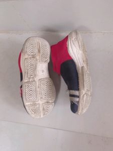 Shoes For Unisex. ....