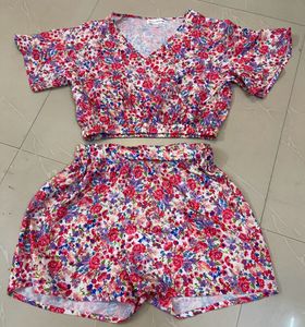 Like New Co Ord Set Floral Crop Top And Shorts