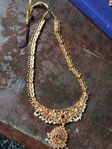 Traditional Gold Necklace with Pendant