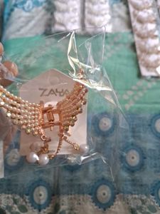 Pearl Wing Hair Claw Clip