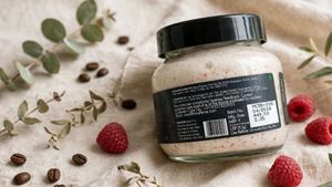 mCaffeine Coffee Body Scrub with Berries