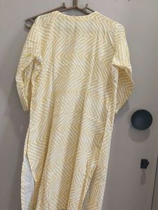 unused Fresh Yellow Striped Kurta with