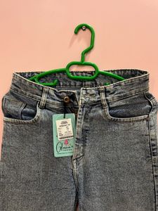 Light Wash Straight Leg Jeans