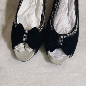 🆕 Korean Black Wedges Peep Toe