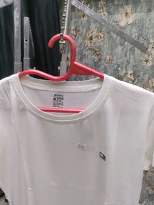 White Tommy Hilfiger T-Shirt