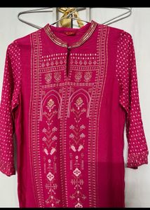 Vibrant Pink Kurta with Gold Print