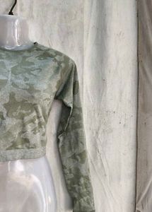 Green Camouflage Long Sleeve Cropped Top