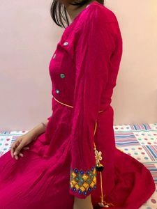 Magenta Long Suit Full Sleeves With Shell Belt