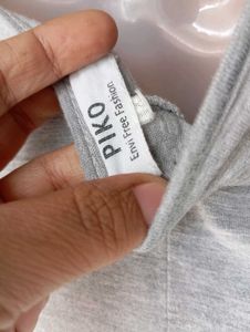 Grey Sleeveless Casual Top