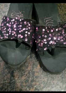 sandals/ sequence/ flip flop