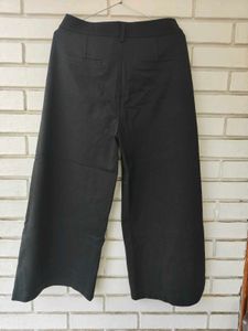 2 Women's Black Wide-Leg Cropped Pants