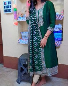 Emerald Green Embroidered Kurta dupatta