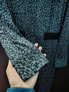 Chic Leopard Print Button-Up with zip Bodycon dres